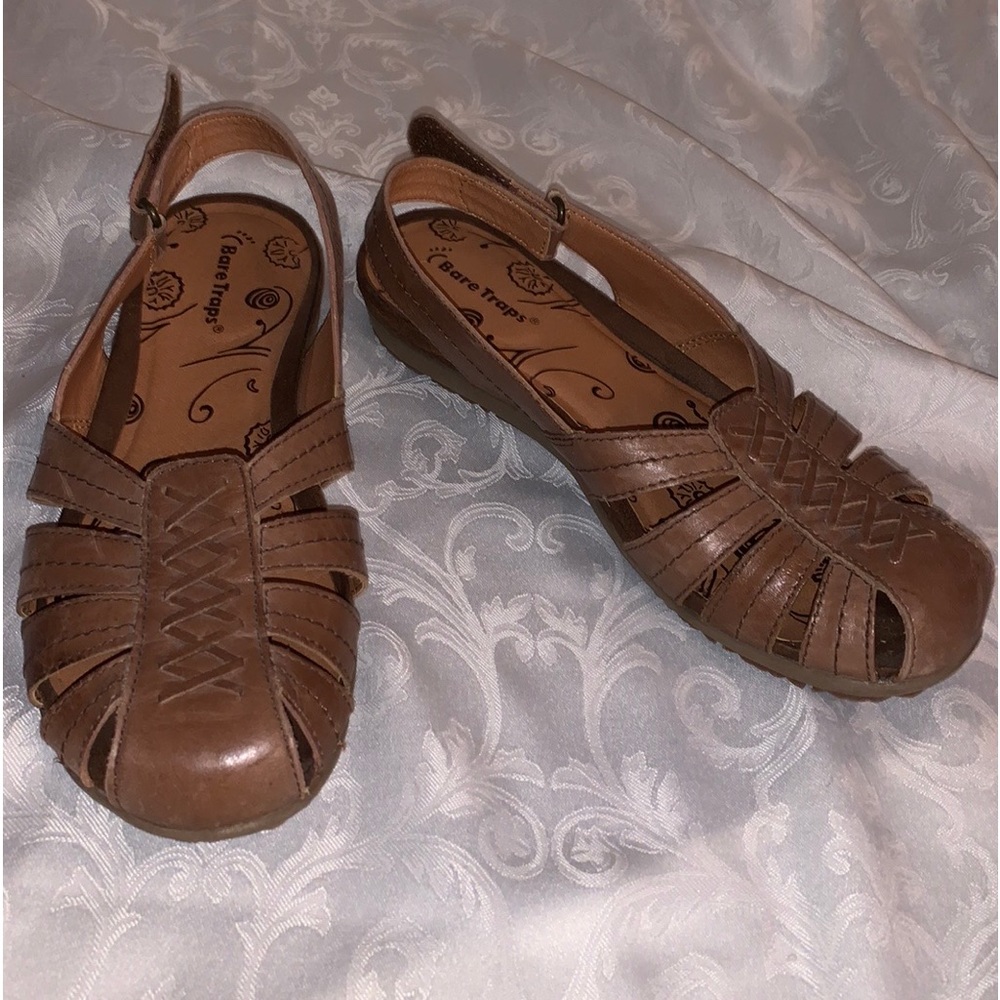 Bare Traps * Weekend Sale Item* Tan Leather sandals size 10 M